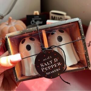 👻 Ghost Salt and Pepper Shakers